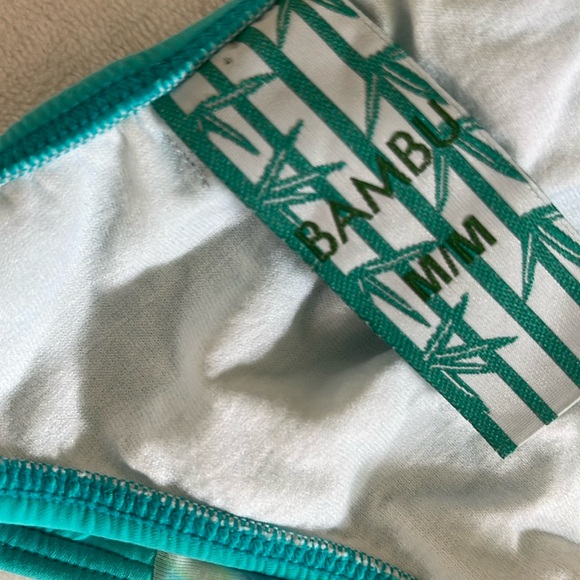 Bambu | Teal and Leaf Print Bikini Set Size Medium - Picture 6 of 8